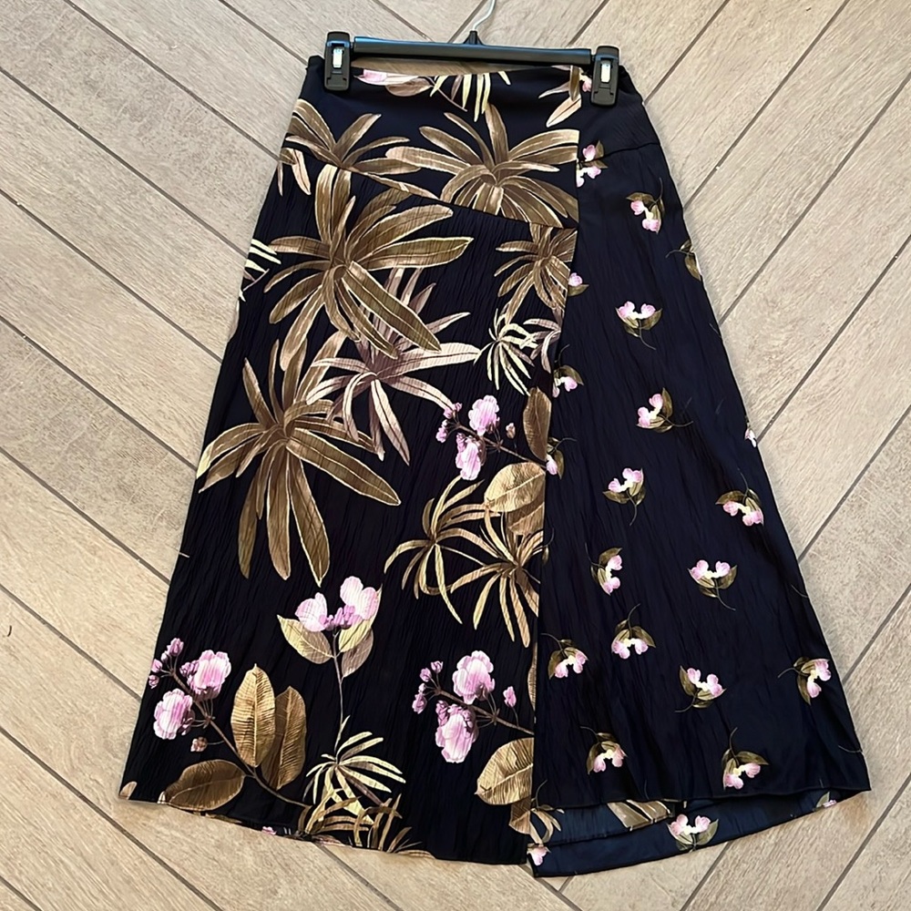 Vince brand mixed tropical garden skirt